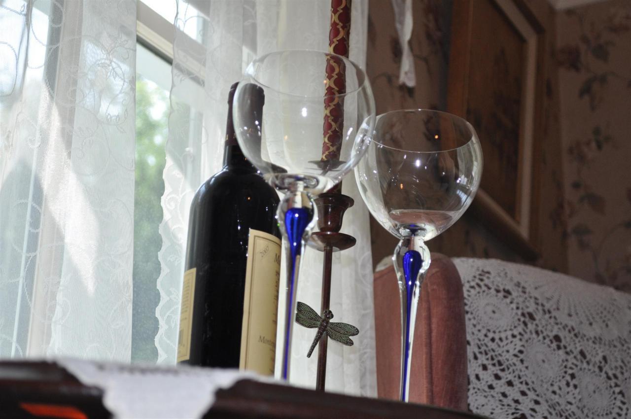 two-wine-glasses.jpg