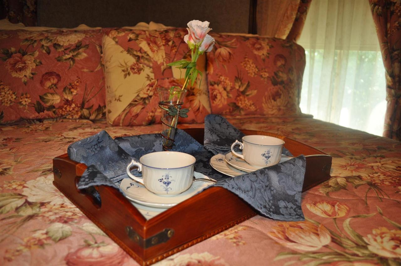 tea-tray-on-soft-pink-bed.jpg